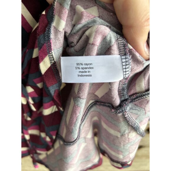 Lane Bryant Women's Geometric Print Top Size 14/16 Short Sleeve Ruched Front - Picture 7 of 9